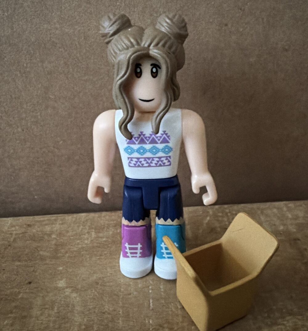 Roblox Celebrity Series 6 White Diamond Mystery Box No Box You Get Item Pictured